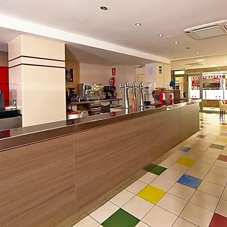 Готель Mll Caribbean Bay 3*