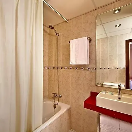 Готель Mll Caribbean Bay 3*