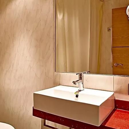 Готель Mll Caribbean Bay 3*